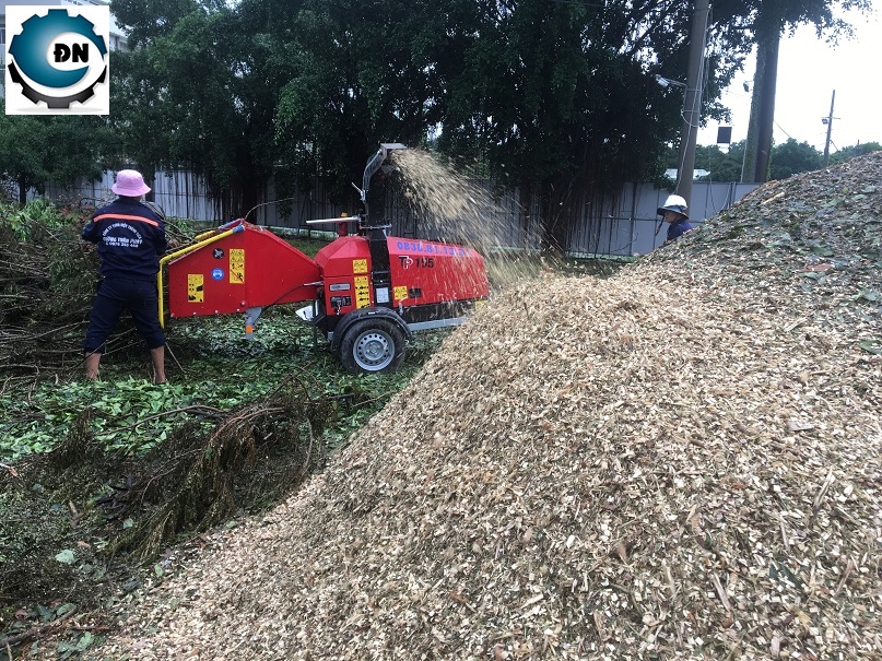 MÁY BĂM NGHIỀN CÀNH CÂY DI ĐỘNG