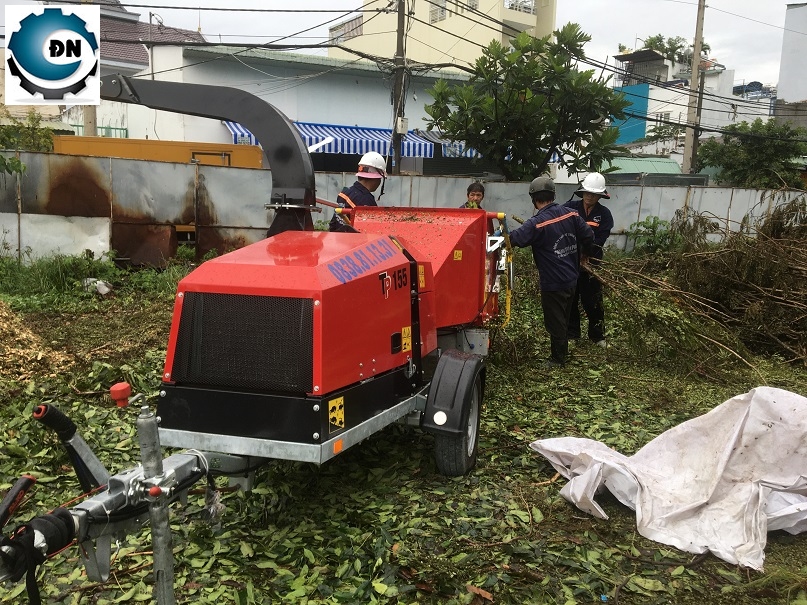 MÁY BĂM NGHIỀN CÀNH CÂY DI ĐỘNG